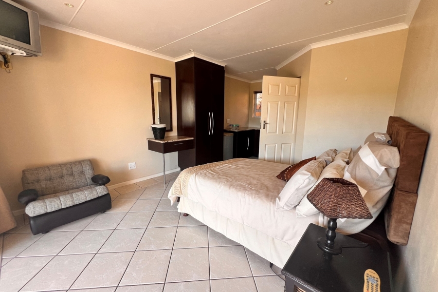 5 Bedroom Property for Sale in East London Rural Eastern Cape